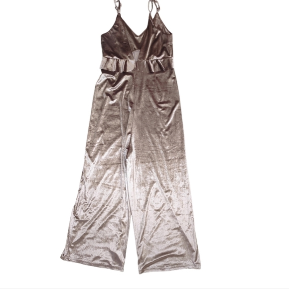 Magnolia South Velvet Flare Jumpsuit Size S - Picture 5 of 7